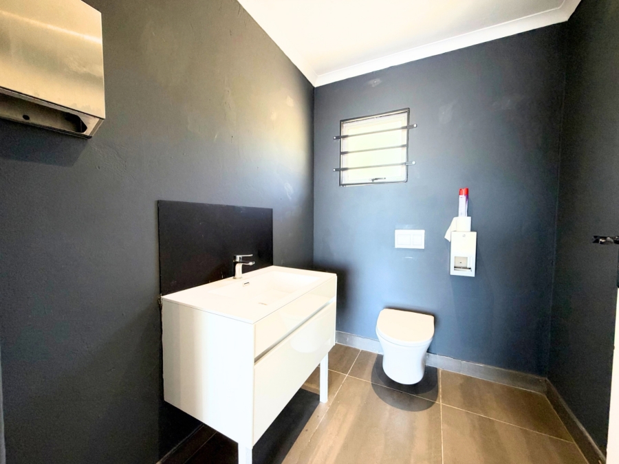 To Let Commercial Property for Rent in Bainskloof Western Cape